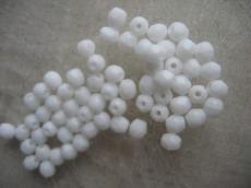csiszolt gyöngy 4 mm: telt fehér 50 db