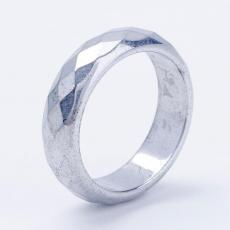 szintetikus hematit fazettált gyűrű metál ezüst színű 6-os méret