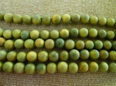 olivazöld szantálfa gyöngy szálban 8 mm