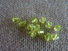 6 mm világos oliva kúpos akril gyöngy 20 db