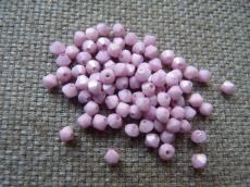 cseh bichon 4 mm pink lüszteres fehér 20 db