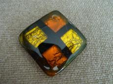Muránói üvegmedál: sárga-narancs négyzet