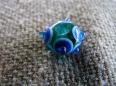 kézműves lámpagyöngy: kék-zöld bogyós rondell/2