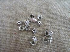 gyöngykupak: antik ezüst kisebb csillag 20 db/2
