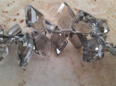 félig galvanizált rombusz üveg medál füstszínű