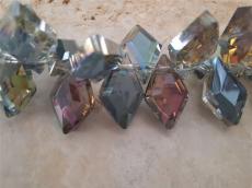 félig galvanizált rombusz üveg medál szürkészöld-színes