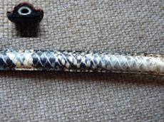 félkör alakú bőr karkötő alap kígyómintás 20 cm 