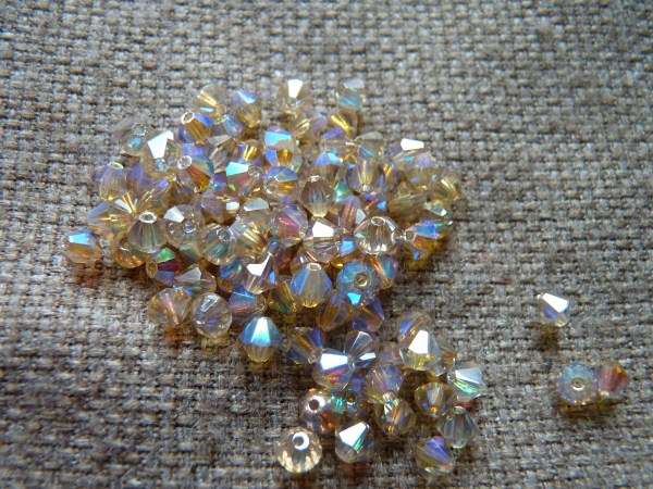 cseh bicone 4 mm crystal AB Honey 20 db