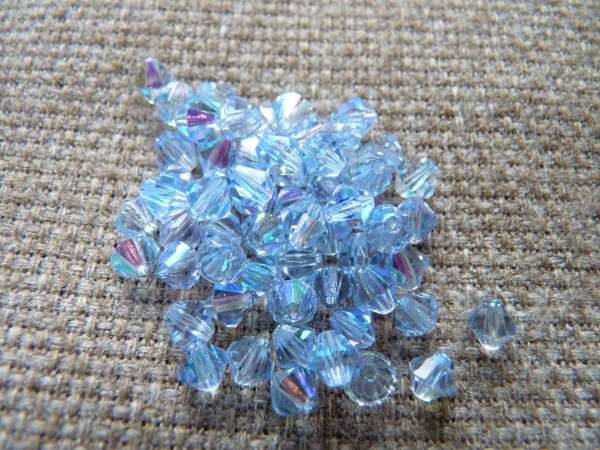 cseh bicone 4 mm light sapphire AB 20 db