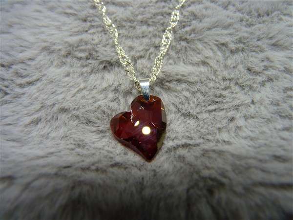 Swarovski kristály ferde szív medálos nyaklánc red magma