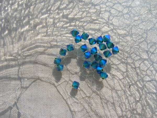 bicone 4 mm: emerald AB2X