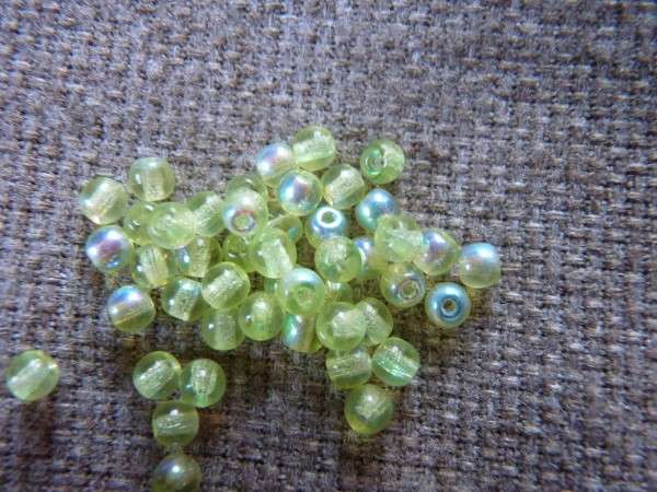 4 mm kerek gyöngy világos oliva AB 50 db