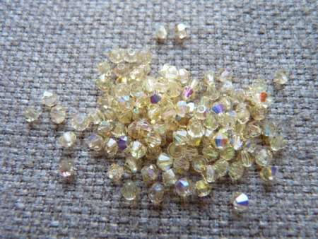 cseh bicone 3 mm light topaz AB 20 db
