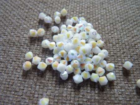 cseh bicone 4 mm telt fehér 2XAB 20 db