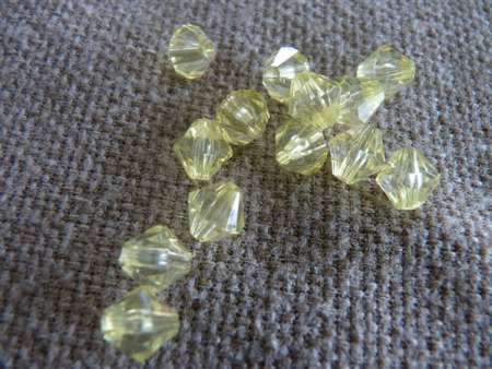 8 mm sárga kúpos akril gyöngy 10 db