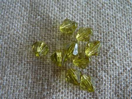 10 mm olivazöld kúpos akril gyöngy 10 db