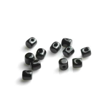 Minos par Puca: telt fekete 2,5 gr
