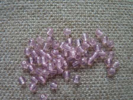4 mm kerek gyöngy áttetsző pink 50 db