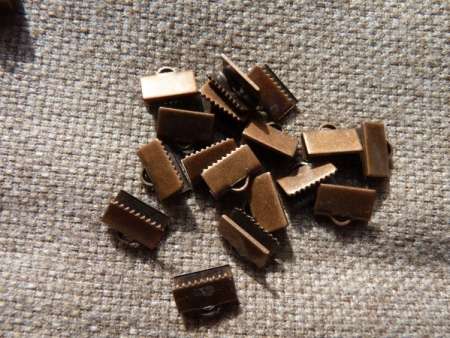 szalagvég: antik vörösréz 10 mm 4 db