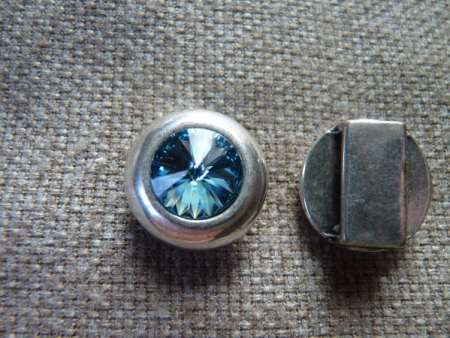 13 mm-es bőrhöz swarovski kerek köztes aquamarine
